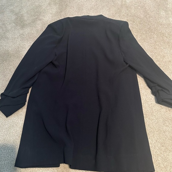 Aritzia Babaton blazer - Picture 3 of 3